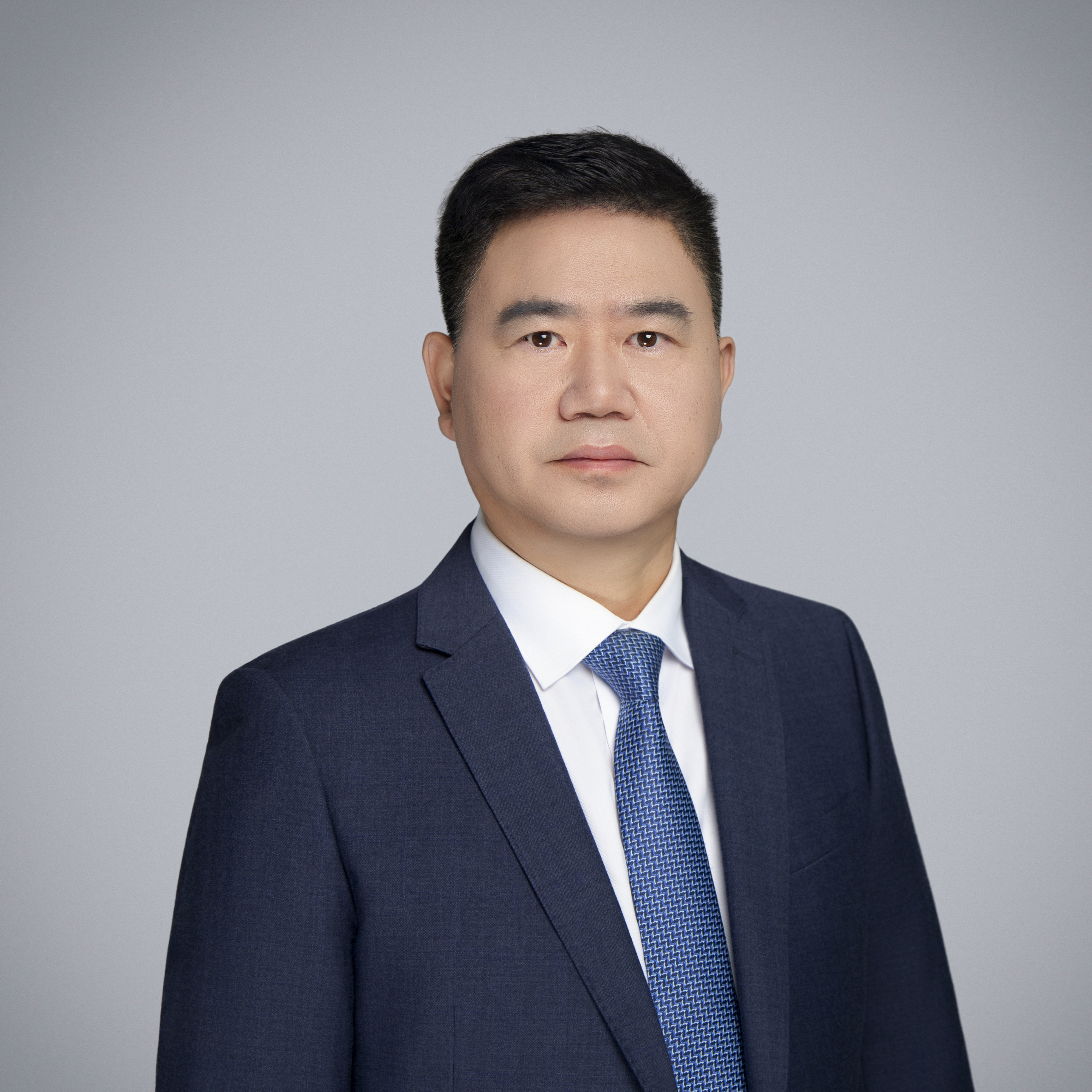 万保华